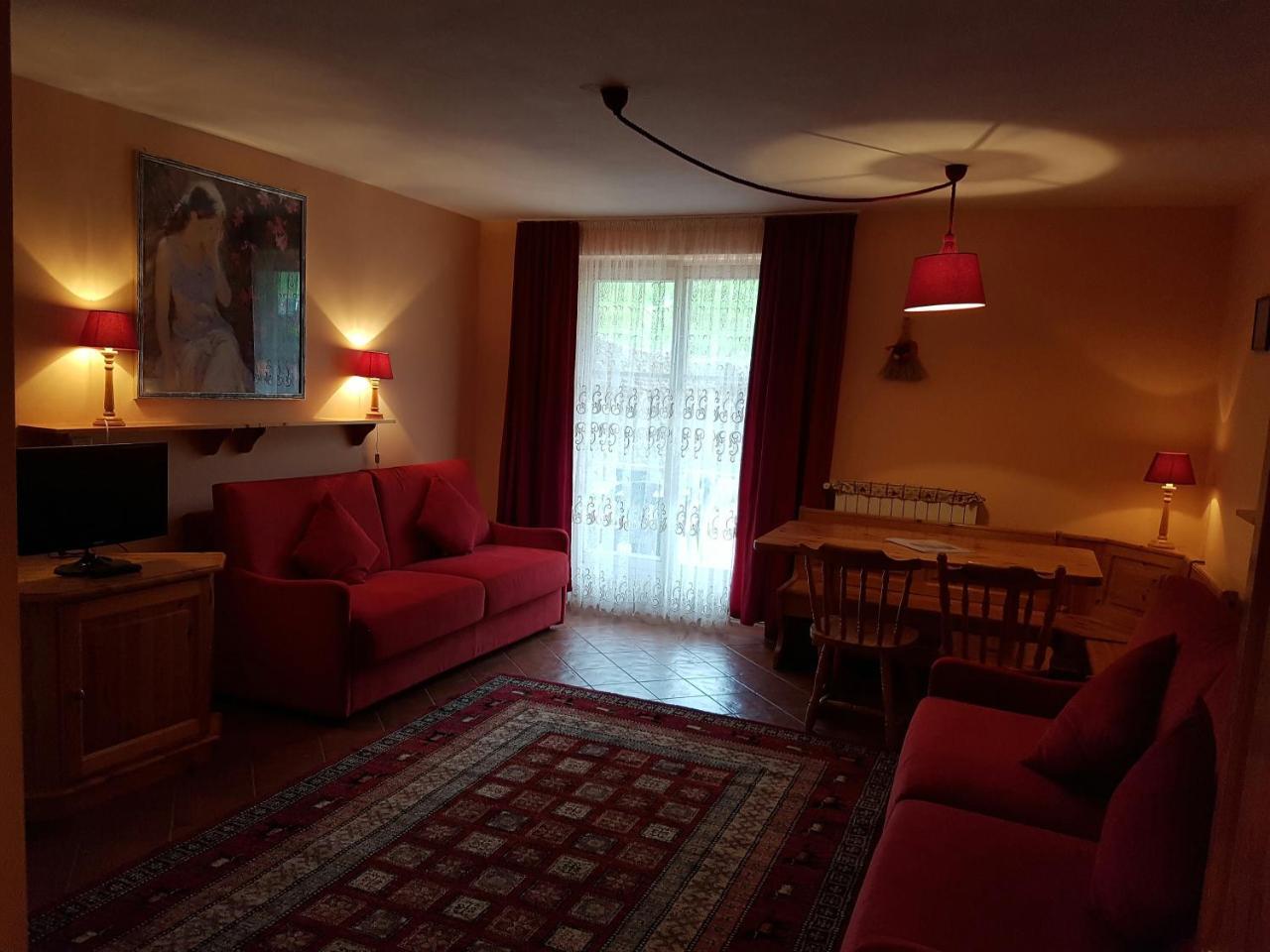 Residenze Sonnenschein Casa Rossa Lejlighedshotel Villabassa Eksteriør billede